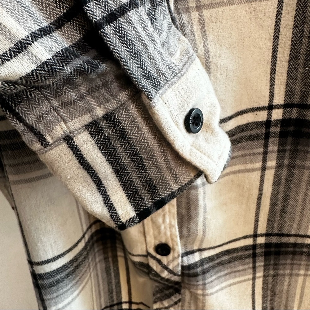 Gap Women’s Flannel Deema Plaid Button Down Shirt, relaxed fit Size Medium-‎ New - Picture 3 of 11